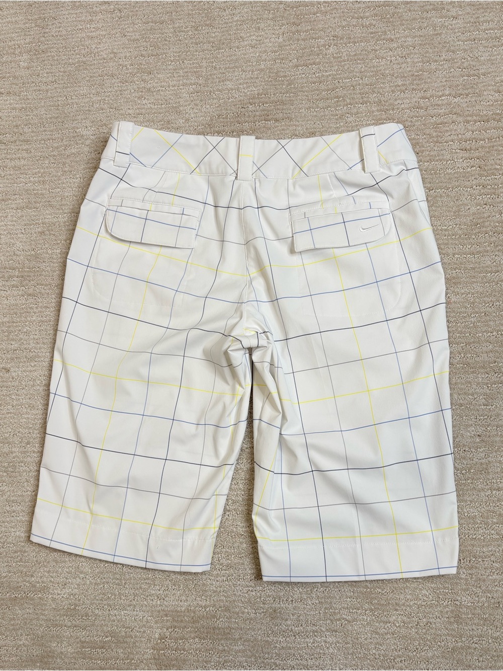 Nike Golf Womens Dri-FIt Plaid Windowpane Bermuda Shorts Size M 8 White Stretch - Picture 10 of 12